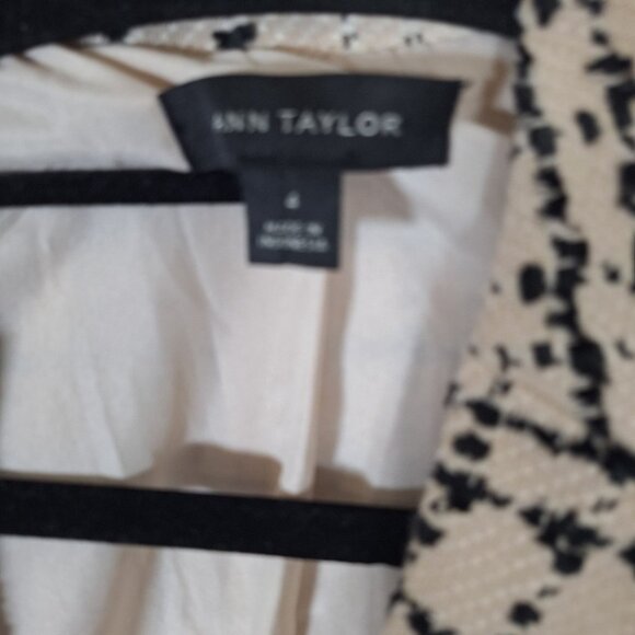 Ladies Business Casual Bundle Box – Mixed Brands, Sizes & Styles - Picture 13 of 16